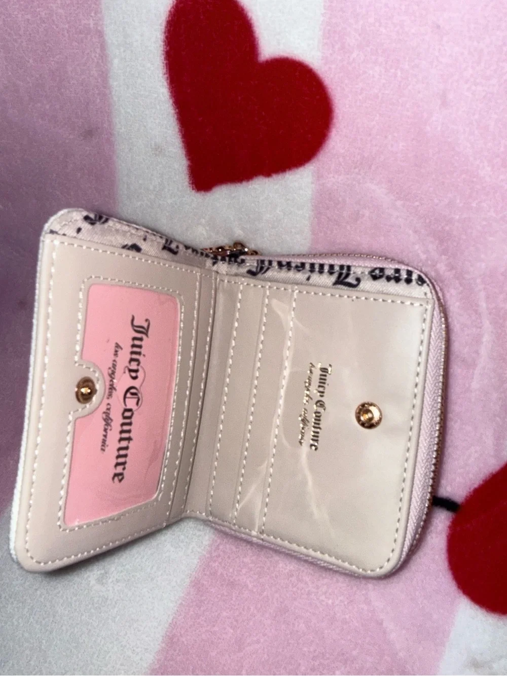NWT Juicy Couture Berry Sweet  Cream and Pink Strawberry Zip Card Holder